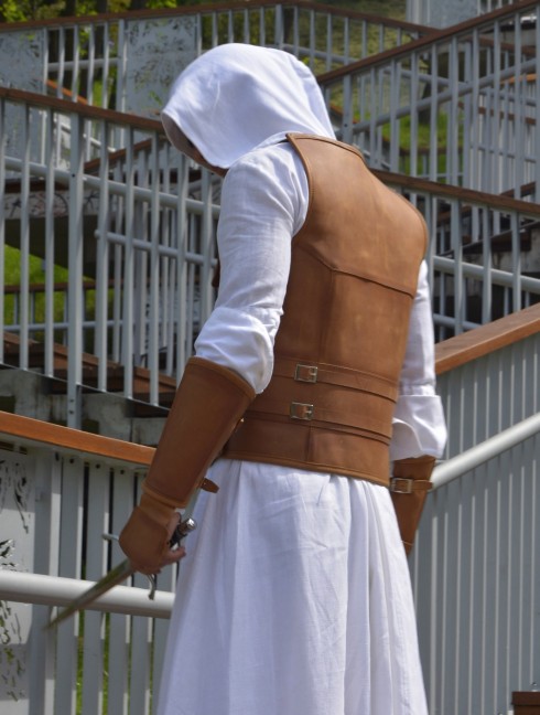 LEATHER ASSASSIN ARMOR: VEST AND BRACERS  Armadura fantasía